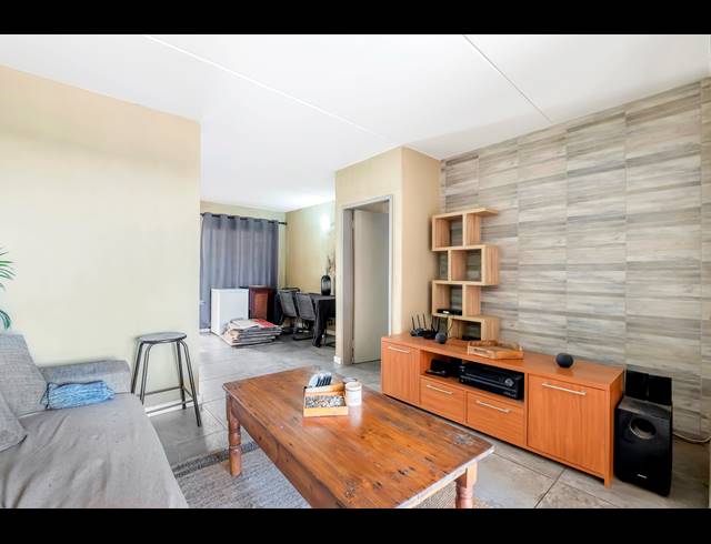 3 BEDROOM APARTMENT FOR SALE IN WINDSOR EAST
